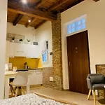 Lägenhet Nel Cuore Di Ferrara