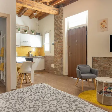 Nel Cuore Di アパート フェラーラ