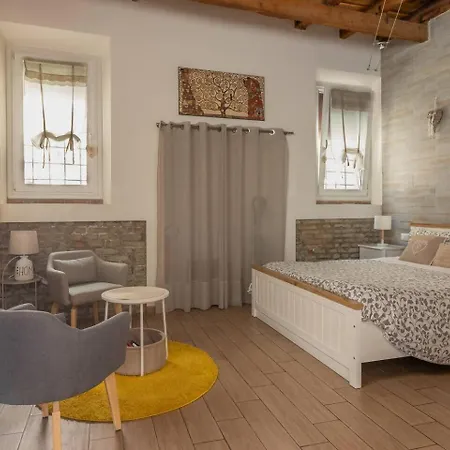 アパート Nel Cuore Di フェラーラ